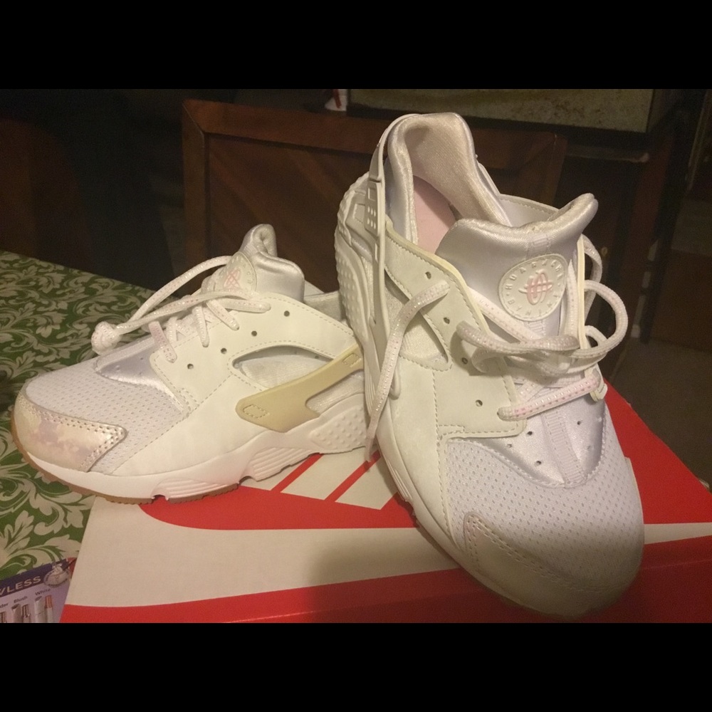 2Y Nike Huarache Run SE